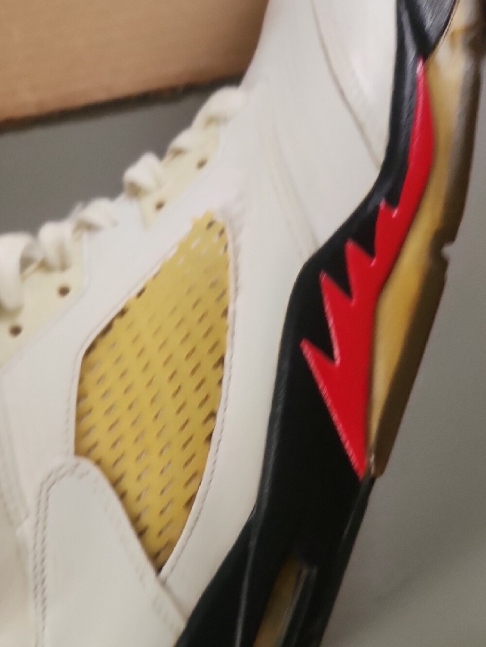 Jordan 5s 2012 - Picture 9 of 9